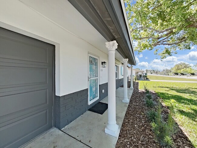 Foto del edificio - 7797 Barry Ct