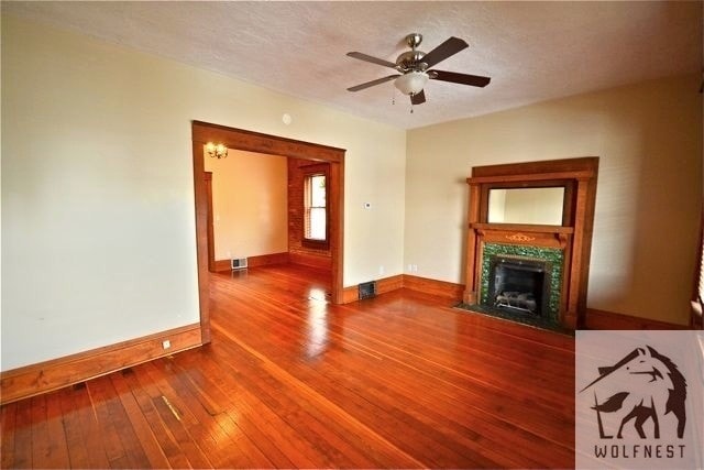 Building Photo - 907 S Gale St