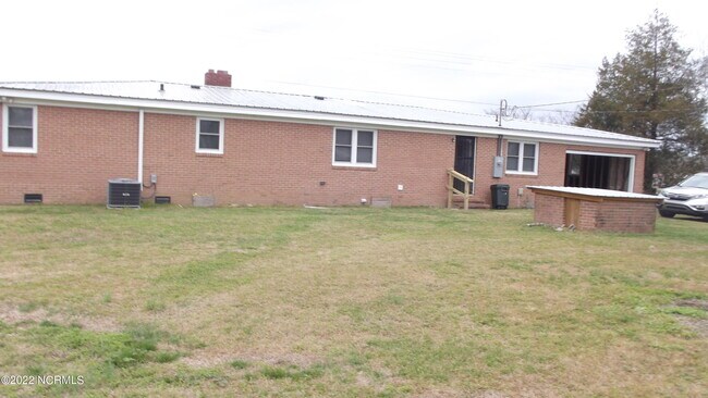 Building Photo - 2709 NC-11