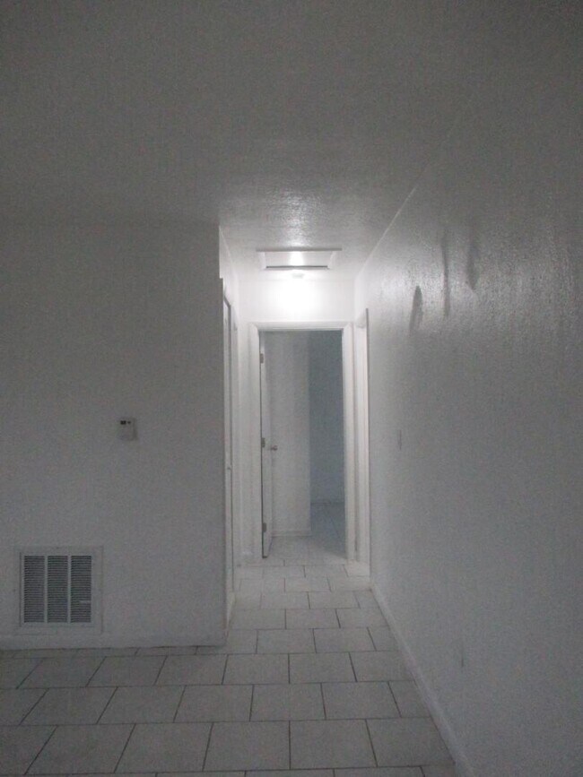 Foto del edificio - 3520 NW 208th St
