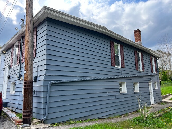 Foto del edificio - 448 Biddle St