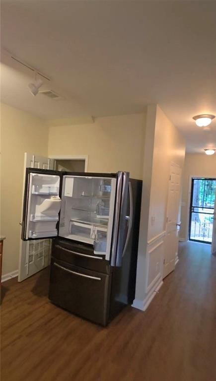 Foto del edificio - 4247 Youngstown Cir