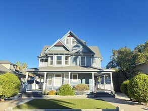 Building Photo - 224 W Olive Ave