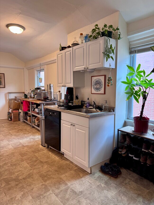 Foto del edificio - 122 Gore St