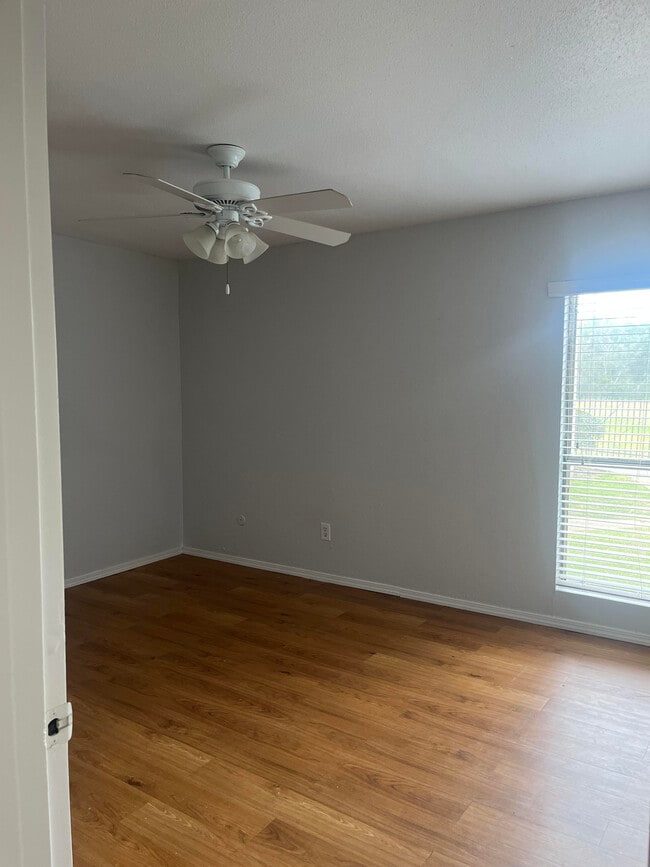 Foto del edificio - Berry Creek Townhomes