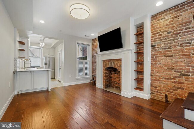 Building Photo - 1650 Rosedale St NE