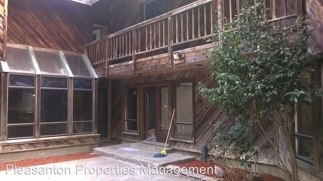 Foto del edificio - 17123 Cull Canyon Rd