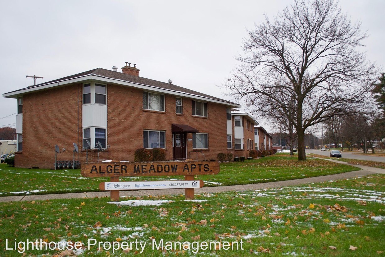 Primary Photo - 2216 Nelson Ave SE