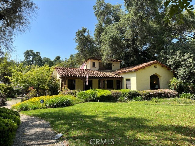 Building Photo - 140 E Puente St