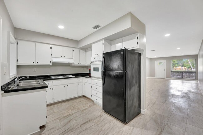 Building Photo - 3761 NW 78th Ln