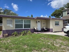 Building Photo - 2301 Trelain Dr S