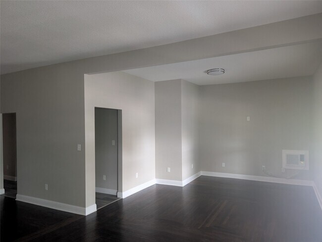 Foto del edificio - 4902 McKinney St