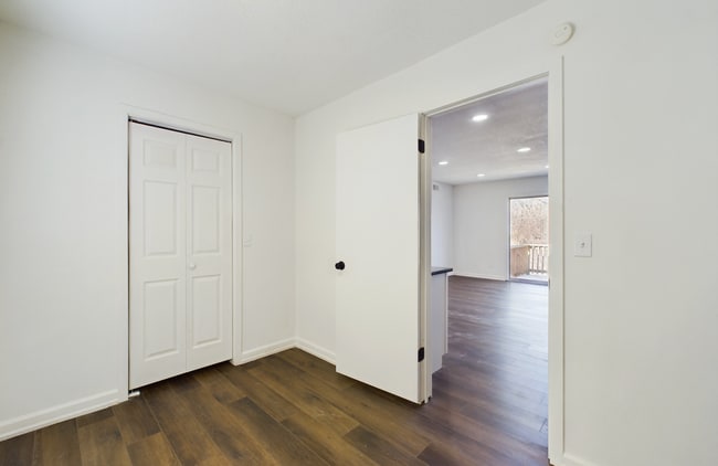 Building Photo - 8600 Countryshire Ln