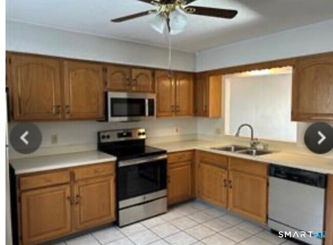 Foto del edificio - 329 Scott Rd