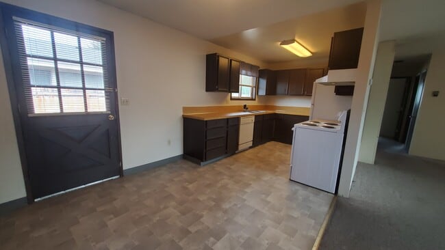 Foto del edificio - 5000 Gatewood Dr