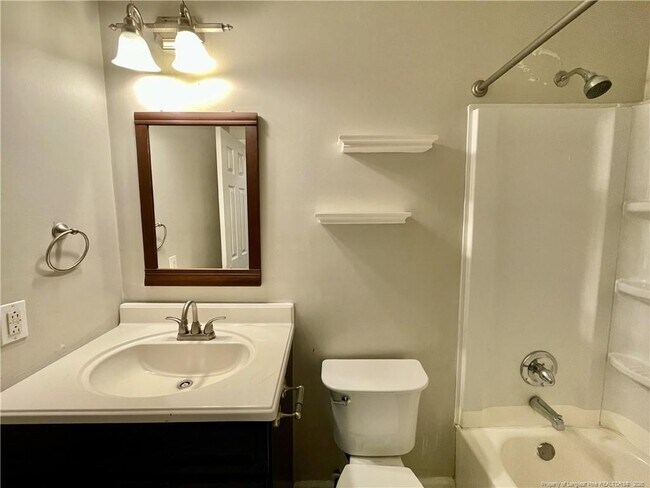 Foto del edificio - 6413 Rutherglen Dr