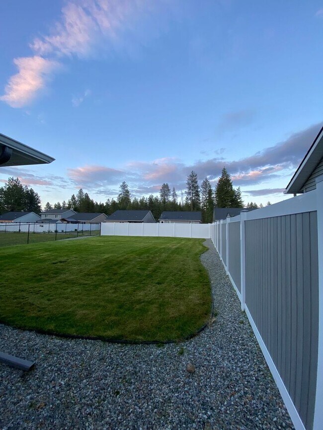 Building Photo - New home on 8th Avenue in Spirit Lake