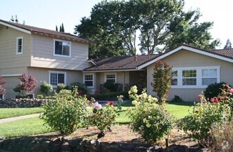 Building Photo - 601 Cherry Ct