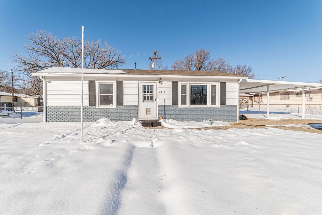 Primary Photo - Fully Fenced in Yard