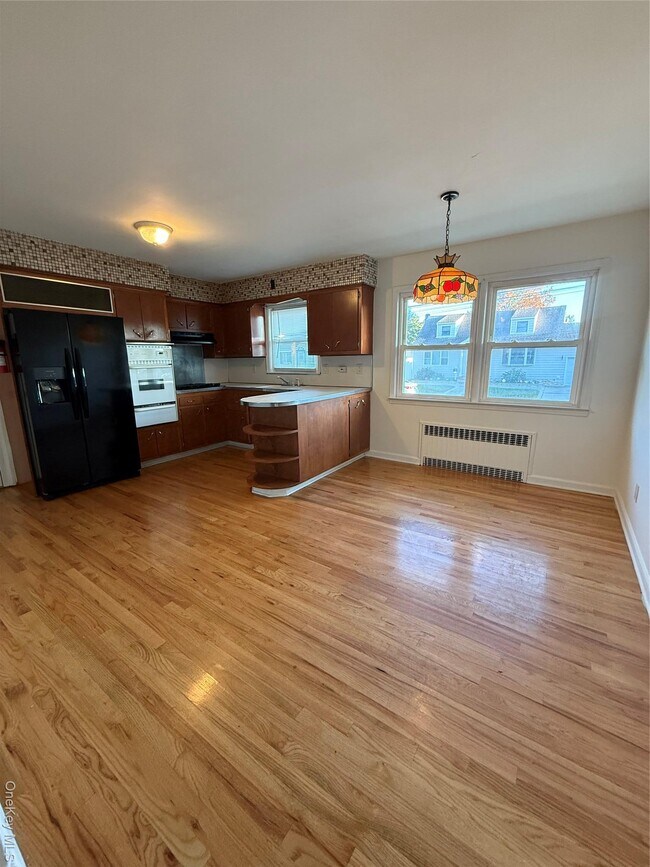 Building Photo - 301A Copiague Pl