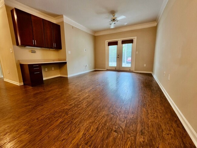 Building Photo - Adorable one bedroom condo in a gated comm...