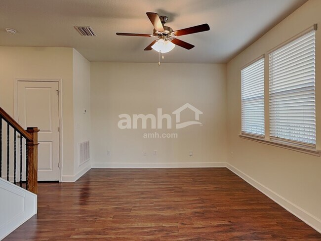 Foto del edificio - 1010 Tan Tara Trl