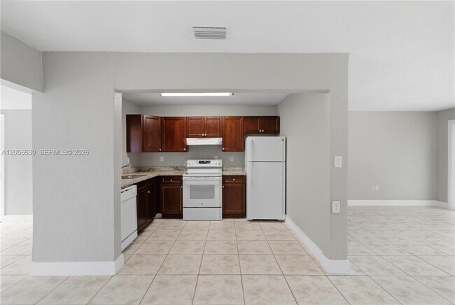 Foto del edificio - 6581 NW 22nd St
