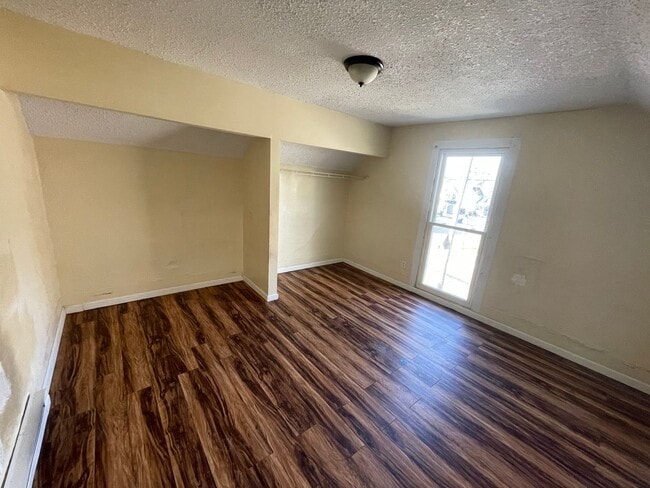 Building Photo - 1591 Plainfield Ave NE