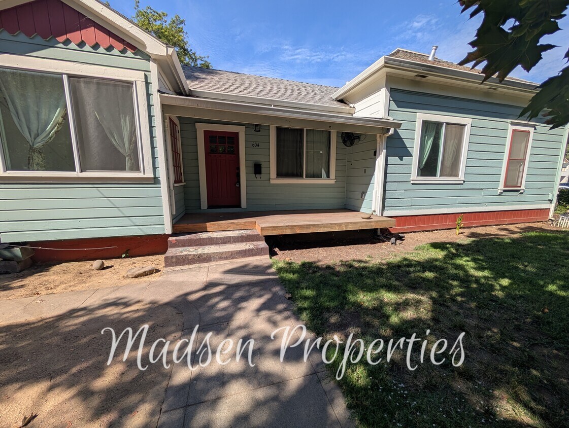 Foto principal - 604 Orient St