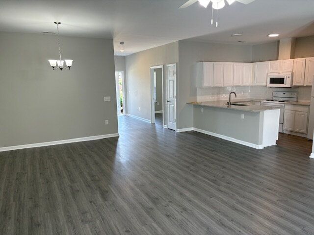 Foto del edificio - 140 Oak Towne Dr