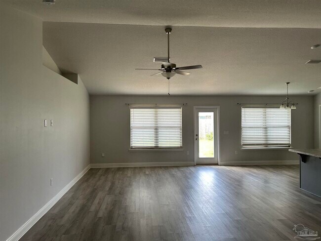 Foto del edificio - 3538 Campfire Way