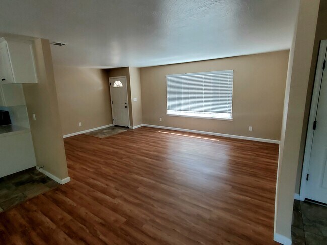 Building Photo - 43660 Ranger Cir Dr