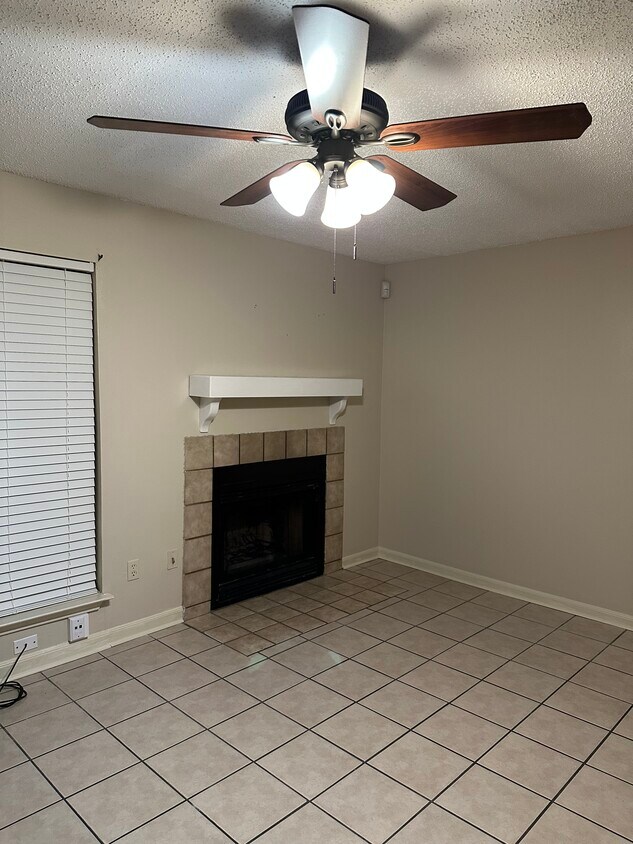 Building Photo - 212 Antrim Dr