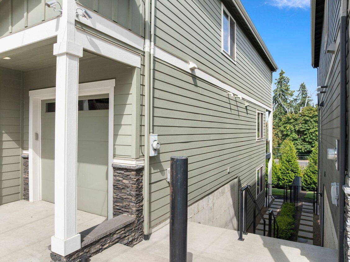 Primary Photo - Studio