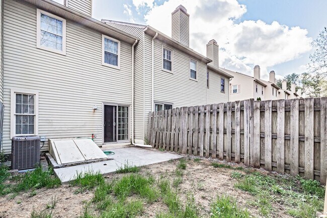 Foto del edificio - Mendenhall Village Townhome