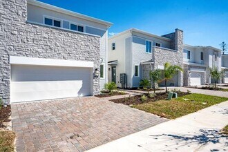 Building Photo - 307 Nine Iron Dr