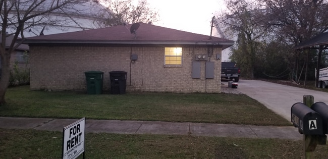 Photo - 4013 Amoor Ave Apartment