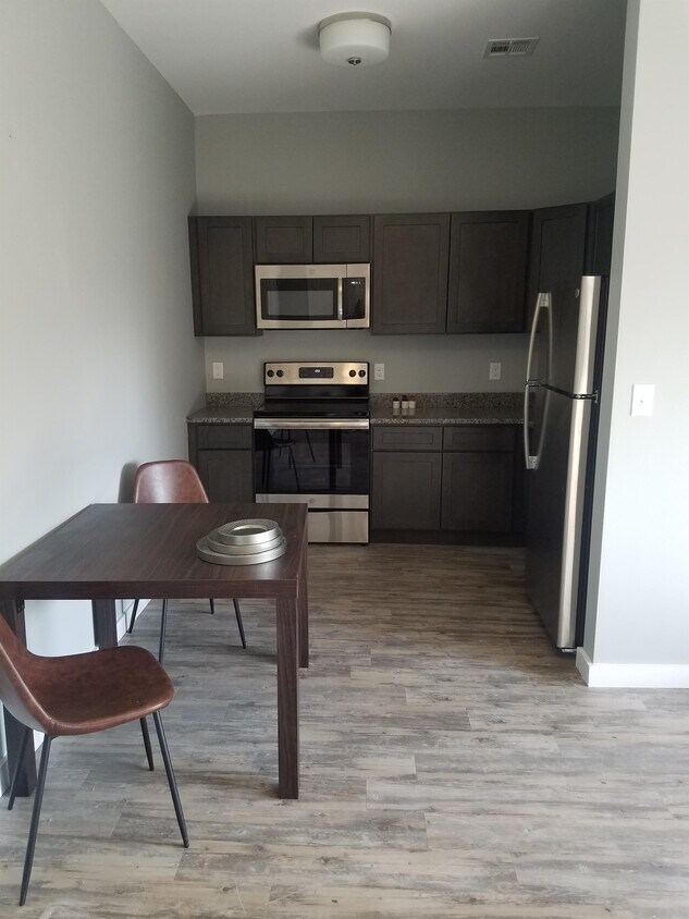 Foto del edificio - 1075 Stephenson Ave