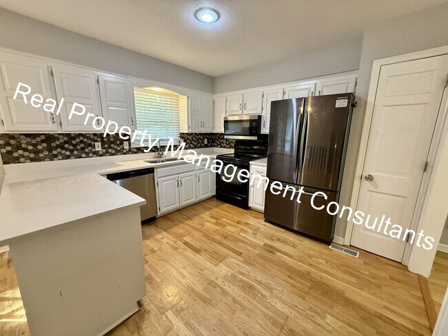 Foto del edificio - 3 Bed 2 Bath Modern Home in Prime Location!