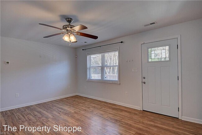 Foto del edificio - 3 br, 2 bath House - 8709 Executive Dr.