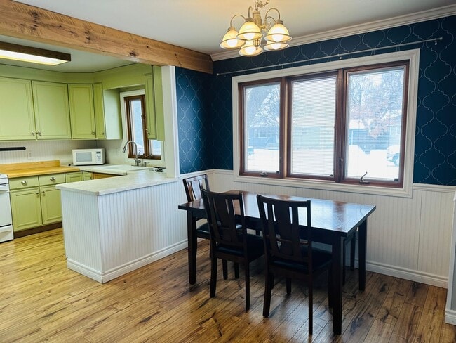 Building Photo - 2 Bedroom House, West End, Billings, MT