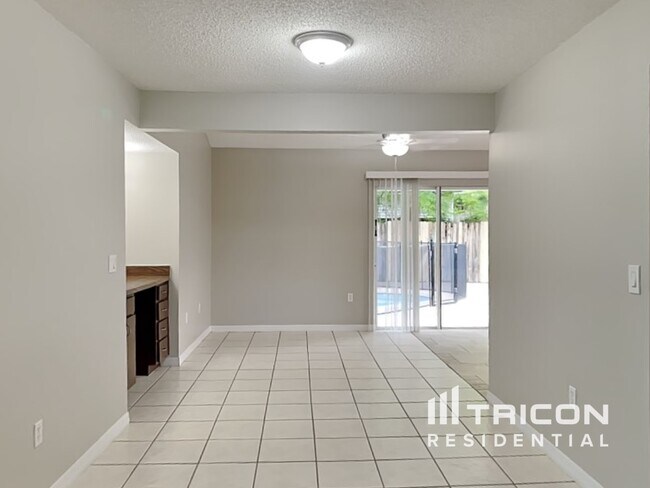 Foto del edificio - 111 Ravenway Dr
