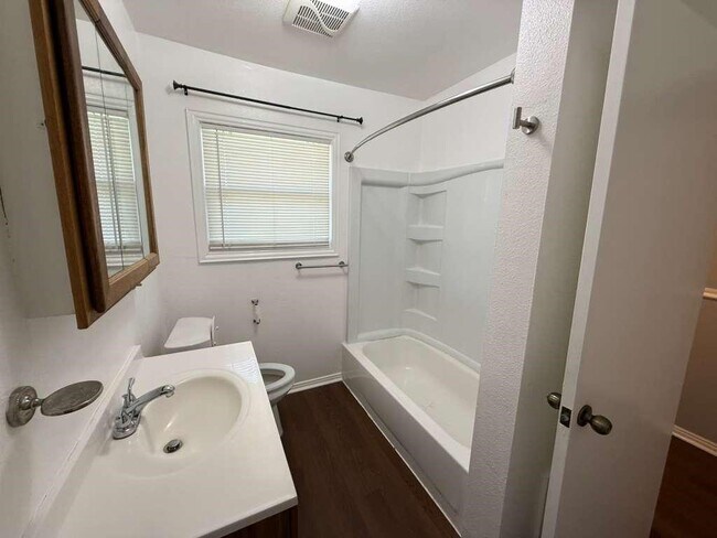 Building Photo - 3718 Penwood Way
