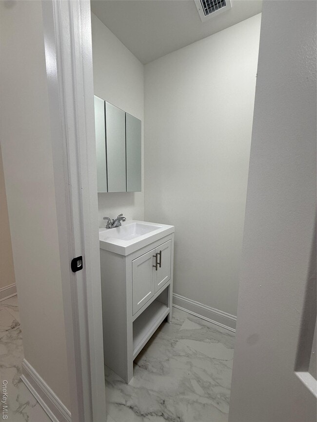 Foto del edificio - 134 Cedar Ln