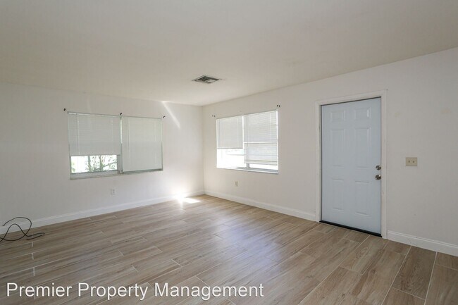 Foto del edificio - 2 br, 1 bath House - 1095 San Remo Avenue