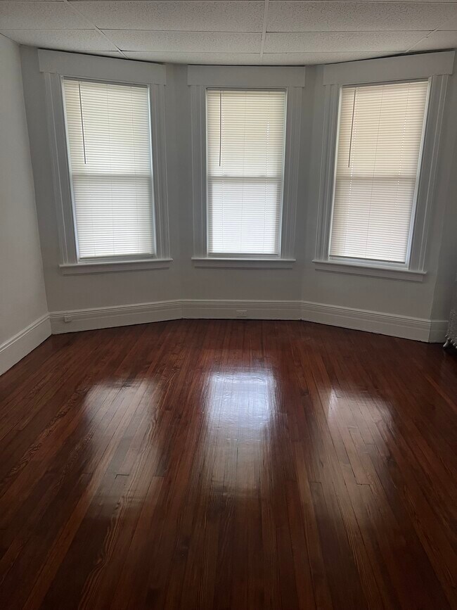 B/R - 121 Berkeley Ave
