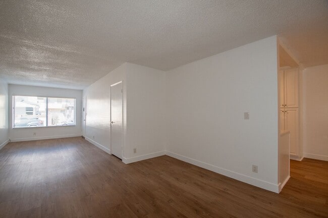 Building Photo - 11280 Huston St