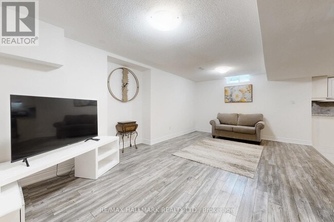 Building Photo - 136 Cooperage Crescent