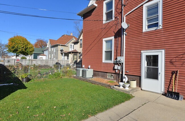 Parte trasera de la casa - 1518 Thurston Ave