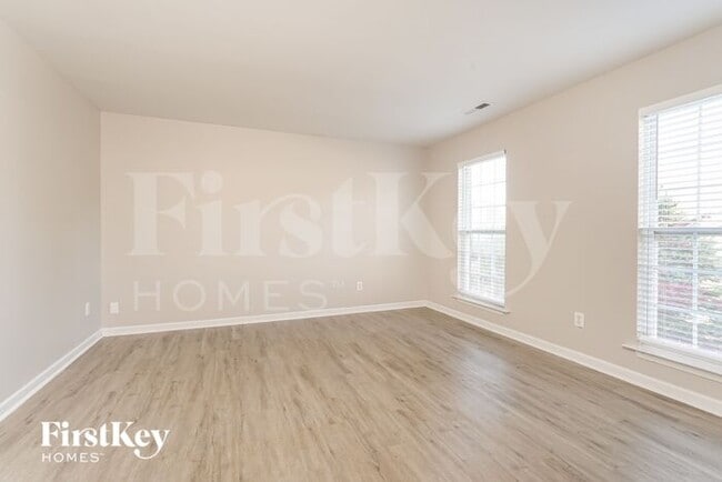 Foto del edificio - 1050 Spruce Garden Dr